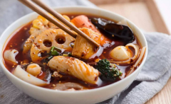 知名麻辣燙出現(xiàn)食品安全問題，如何保障吃的安全？